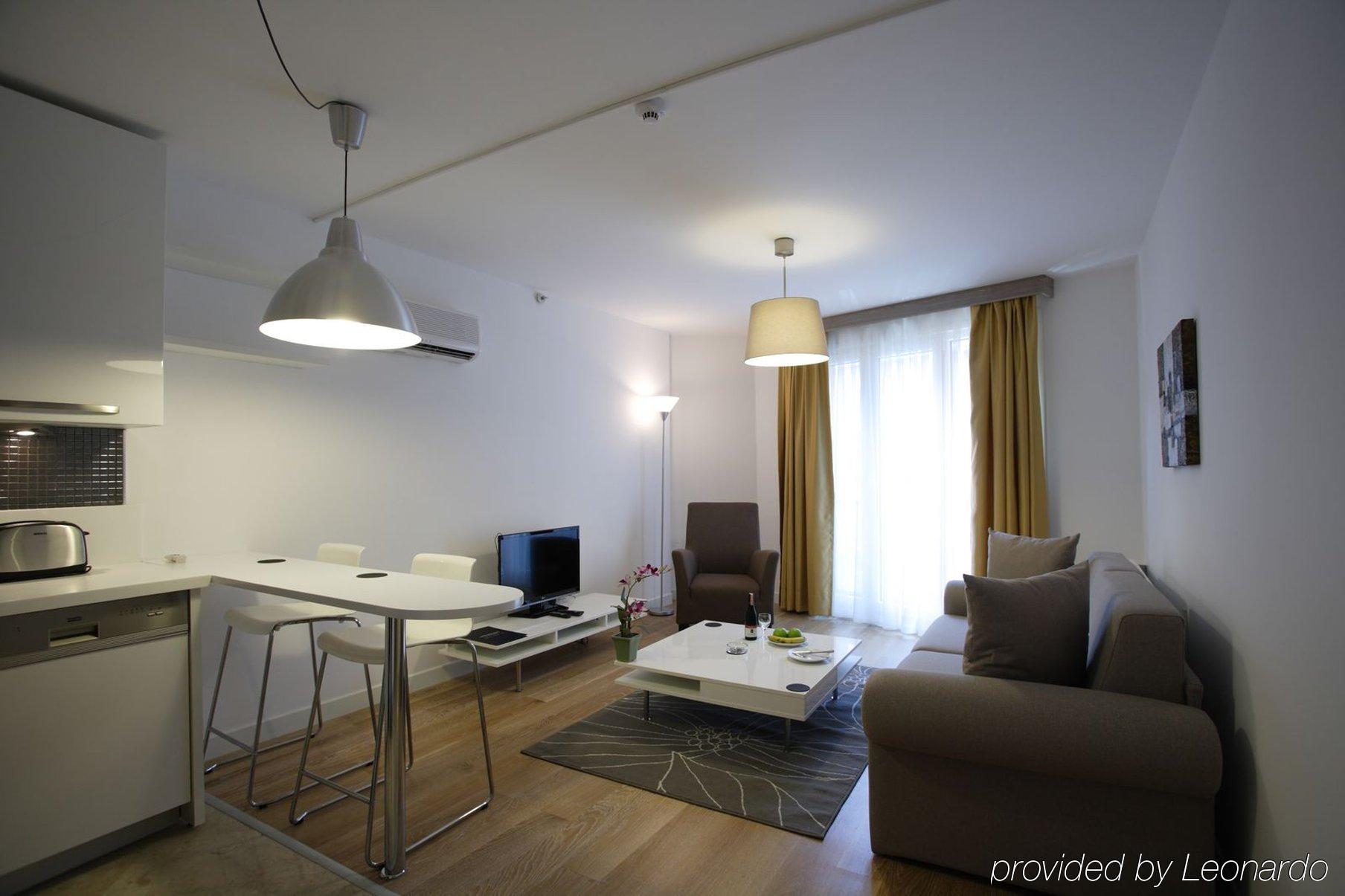 Home Stay Home Valikonagi Istanbul Phòng bức ảnh